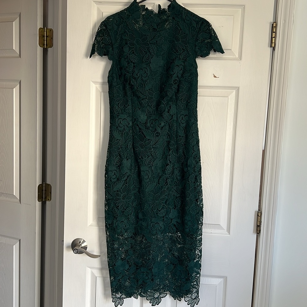 Nicole Miller New York size 8 green lace sheath dress for party or holiday